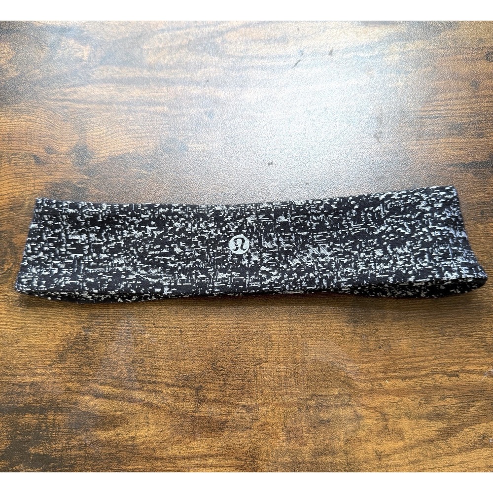 Lululemon Training Headband Womens OS Black White Athletic Sweatband Running Gym
